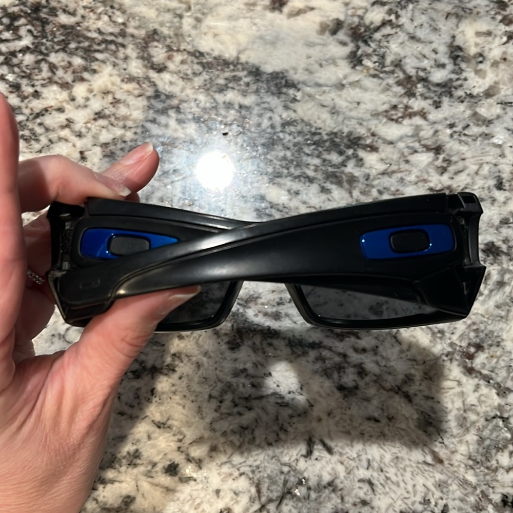 Brand new- never worn mens Oakley sunglasses - Picture 8 of 10